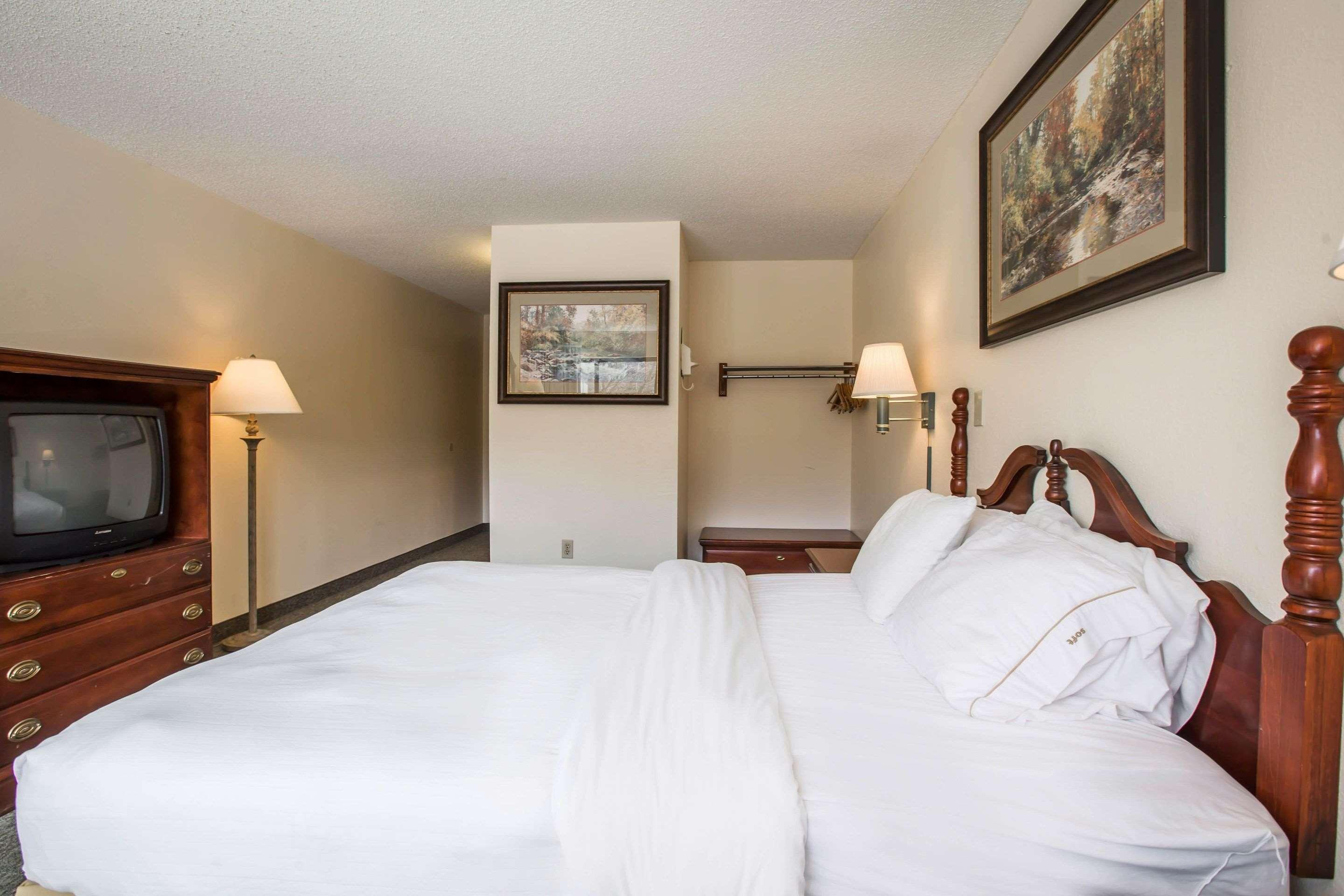 Hotel Clarion Pointe Sylva Near Cherokee Area Dillsboro