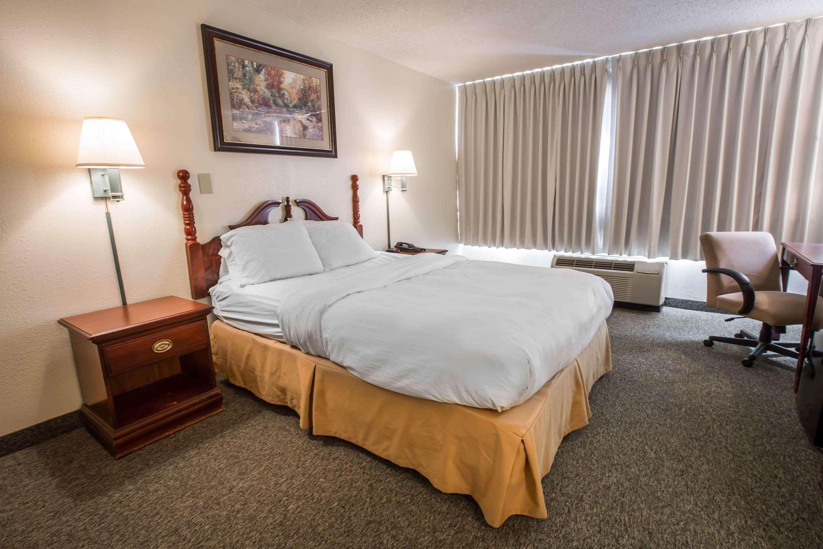 Clarion Pointe Sylva Near Cherokee Area 3* Dillsboro