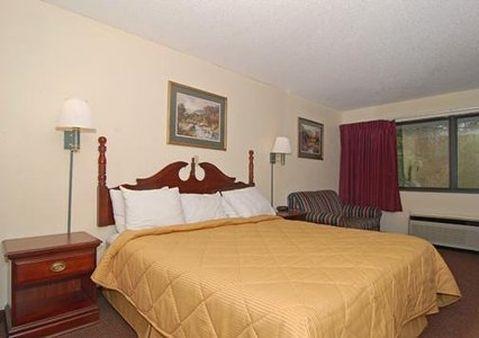 Hotel Clarion Pointe Sylva Near Cherokee Area