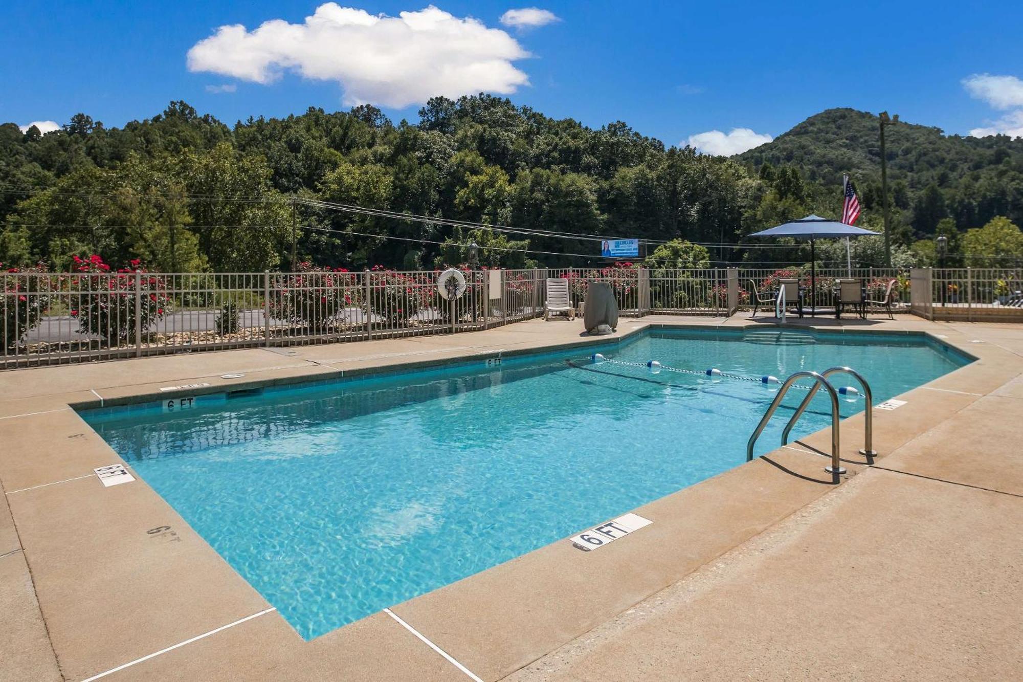 Clarion Pointe Sylva Near Cherokee Area