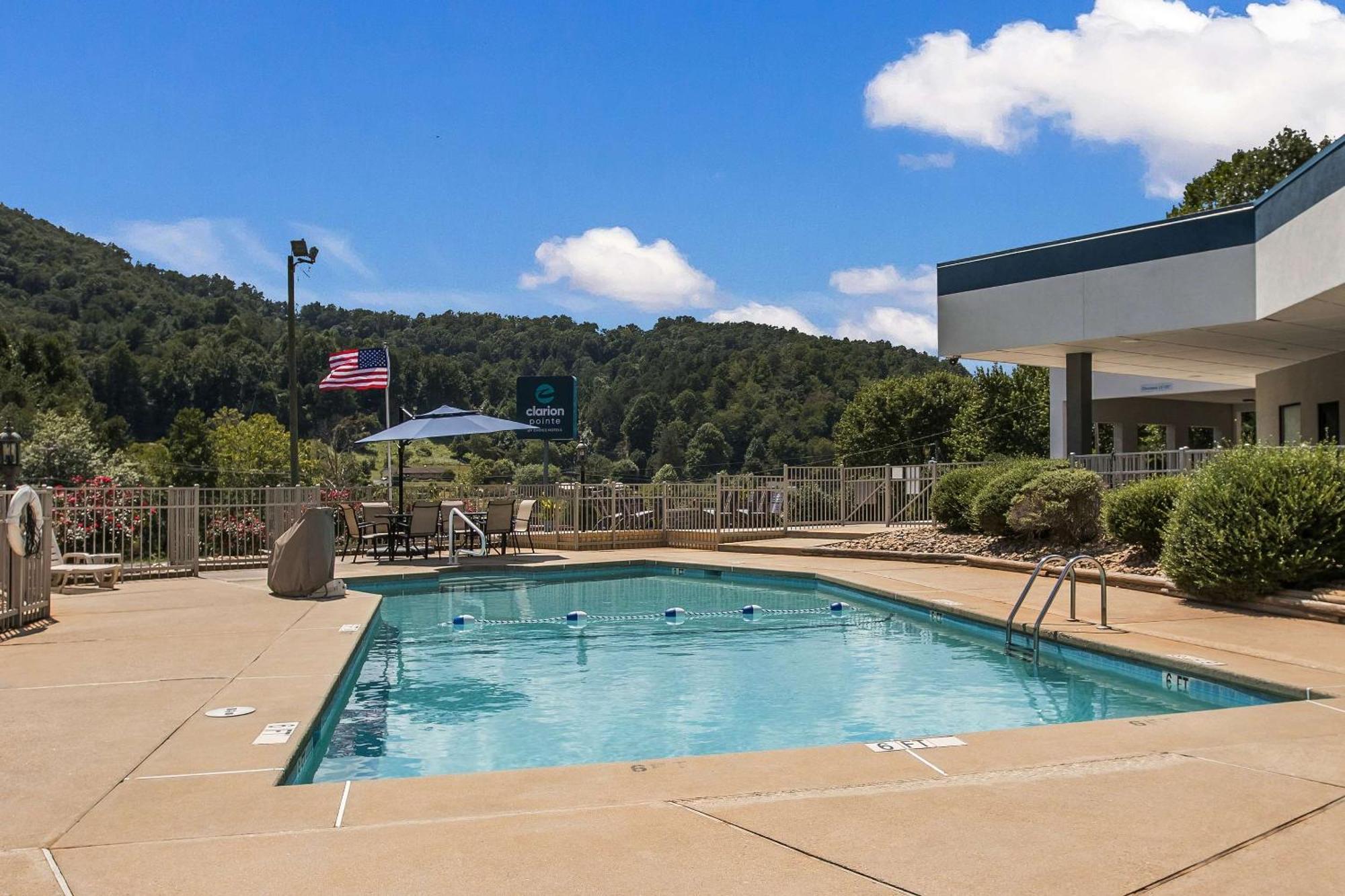 Hotel Clarion Pointe Sylva Near Cherokee Area Dillsboro