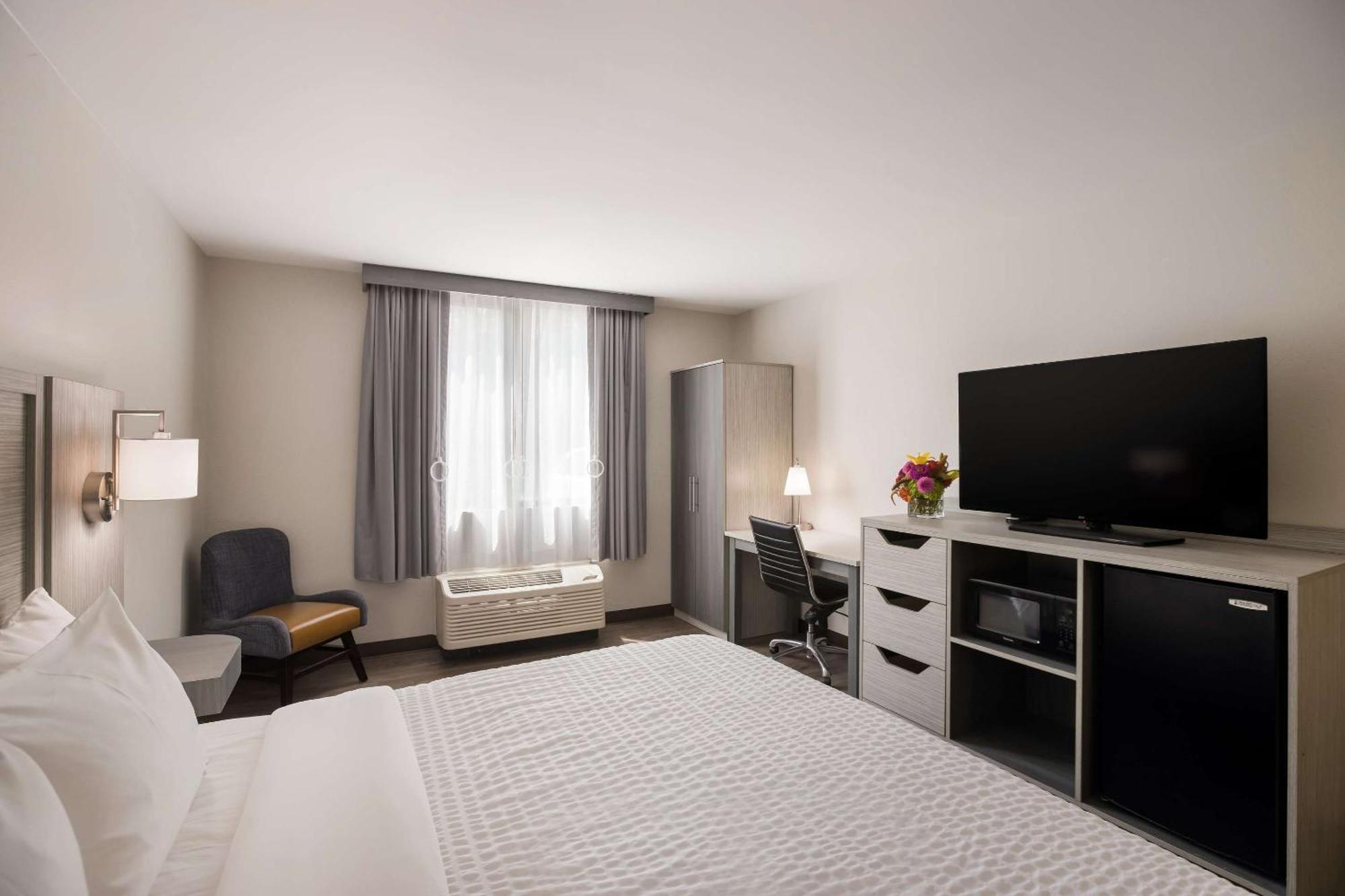 Hotel Clarion Pointe Sylva Near Cherokee Area