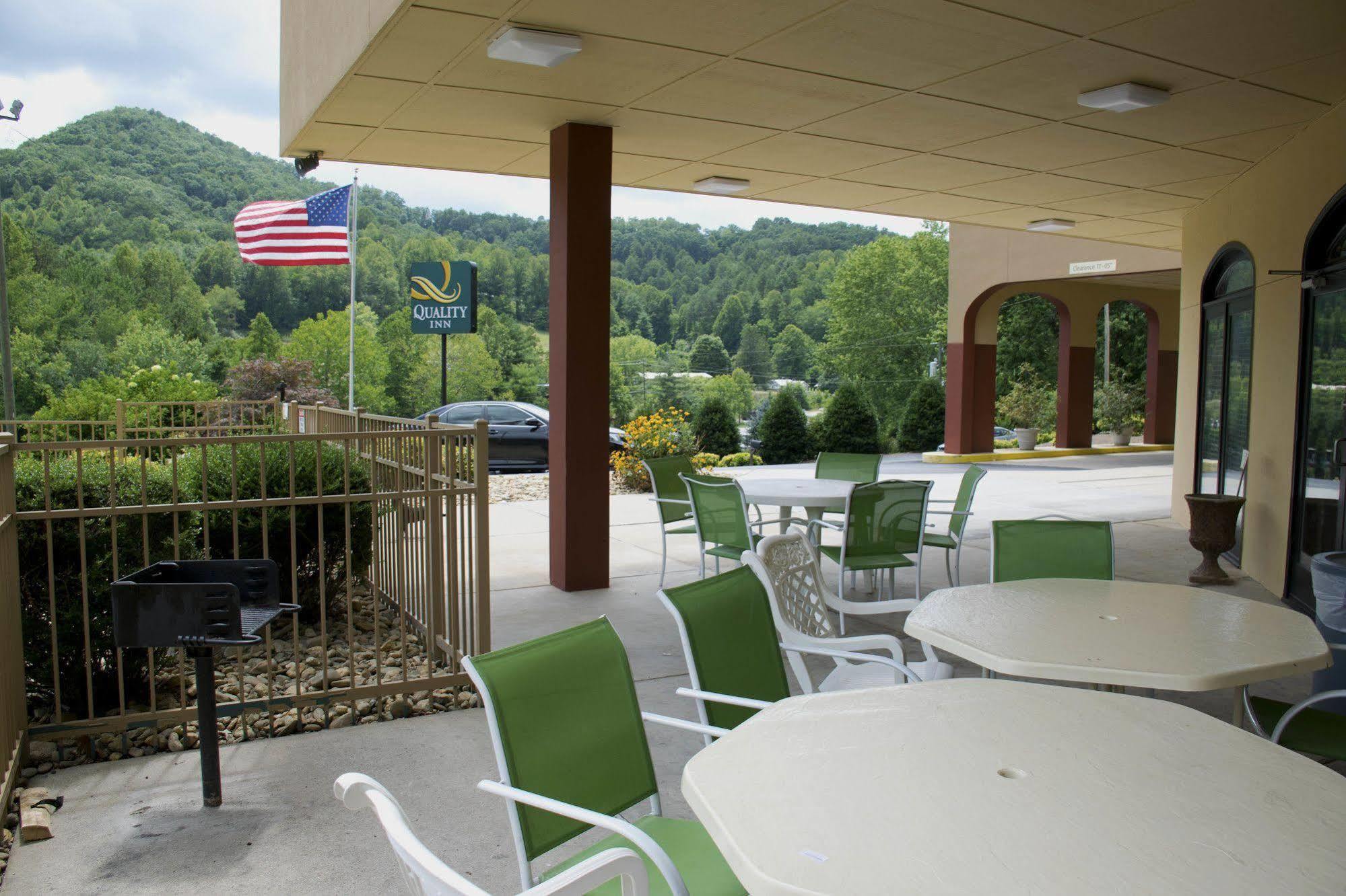 Clarion Pointe Sylva Near Cherokee Area Hotel Dillsboro