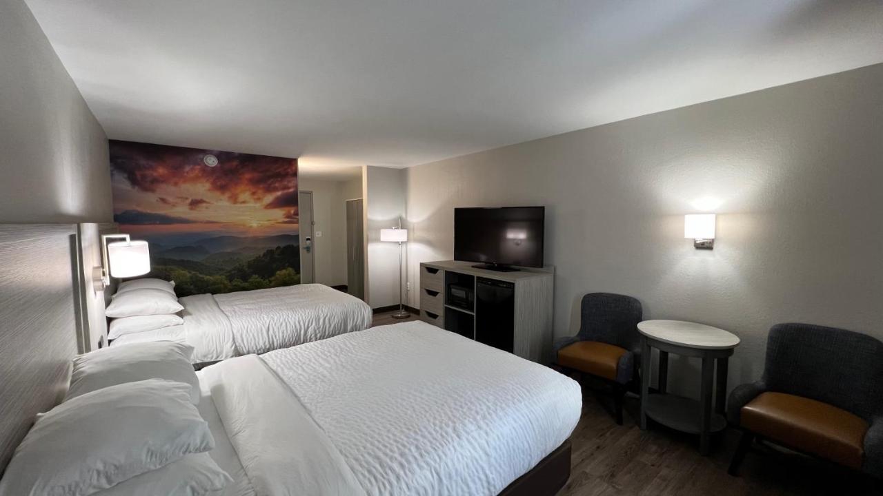 Clarion Pointe Sylva Near Cherokee Area Hotel