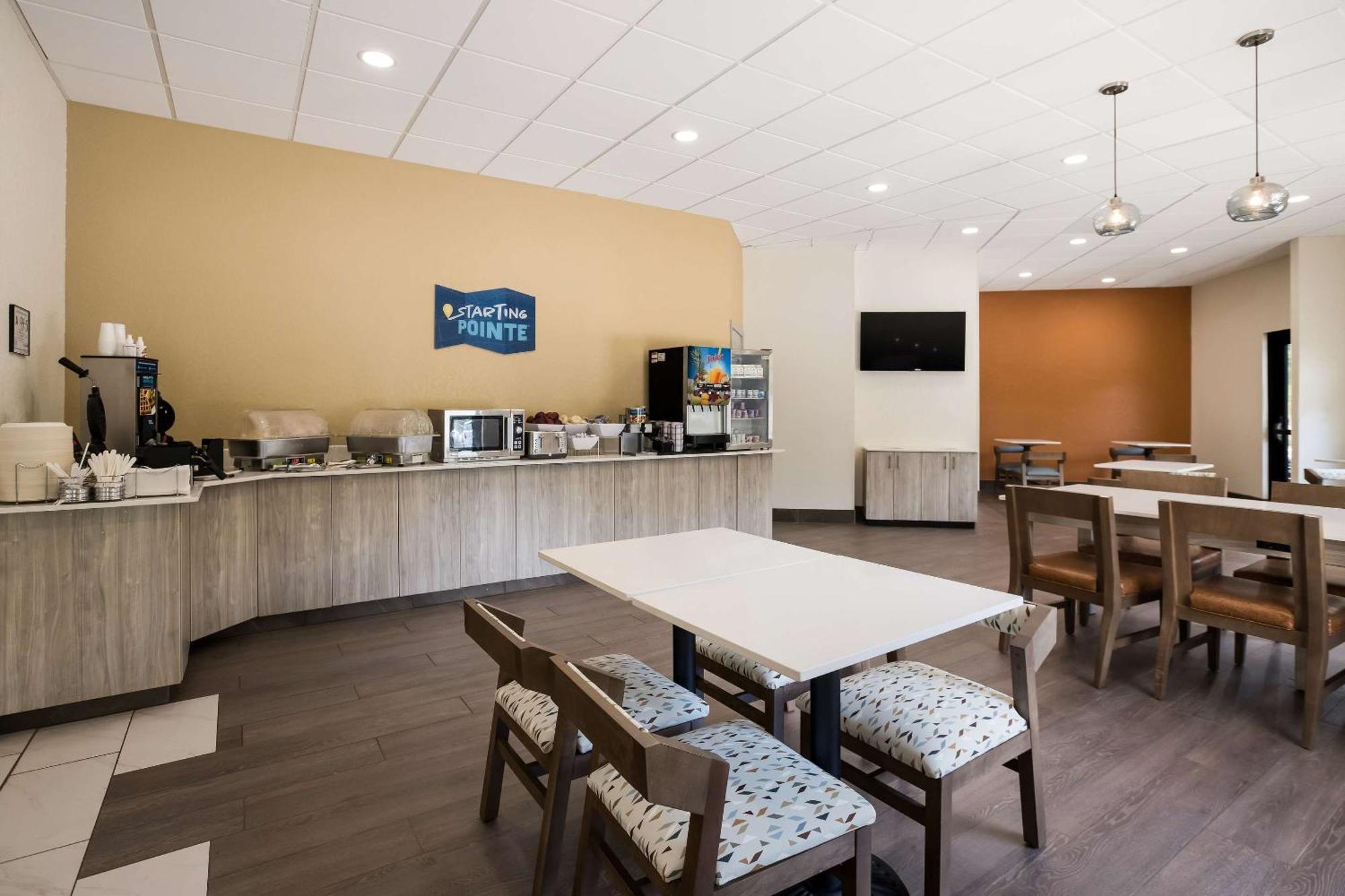 Clarion Pointe Sylva Near Cherokee Area Hotel 3*
