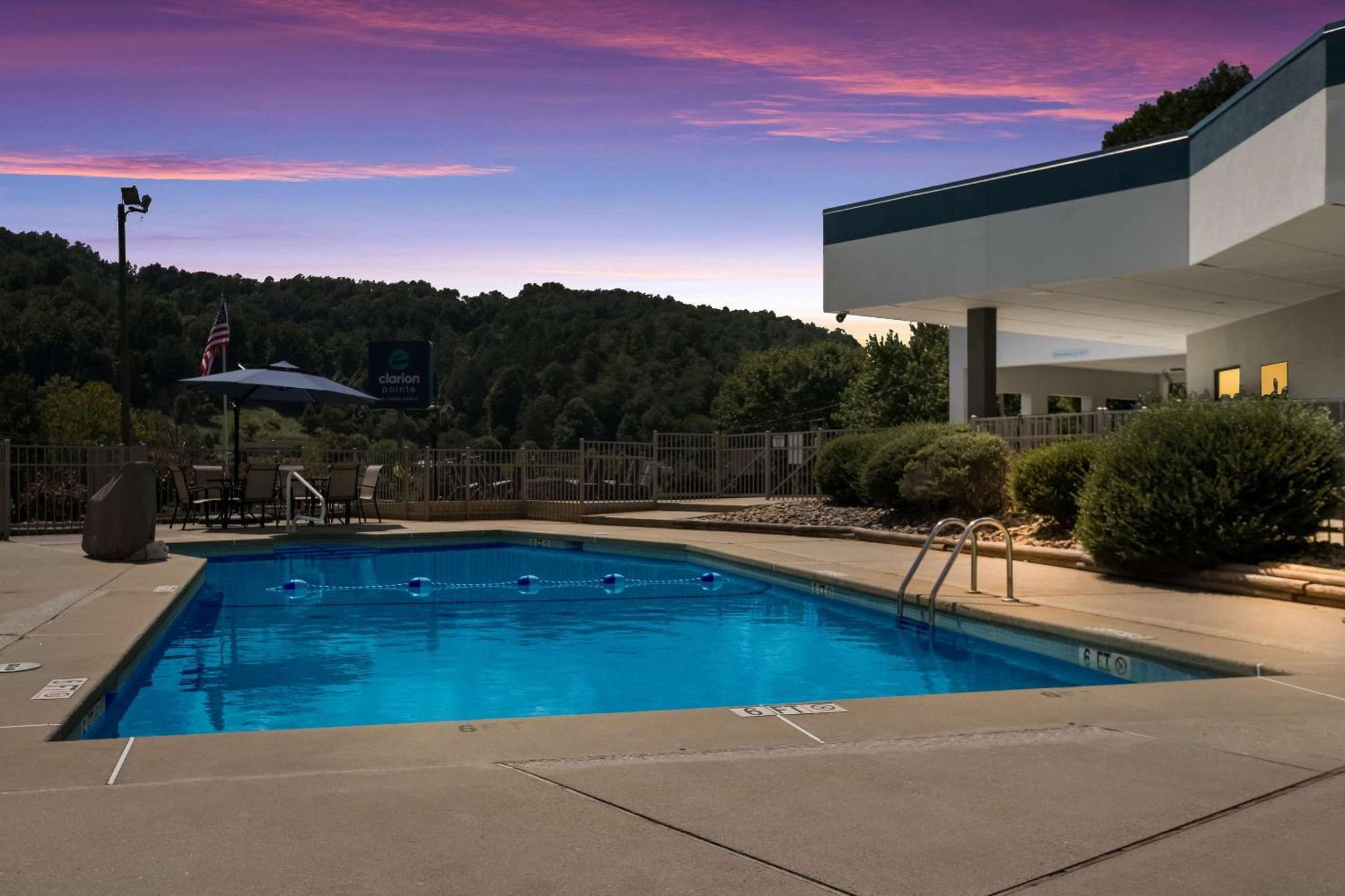 Clarion Pointe Sylva Near Cherokee Area Hotel