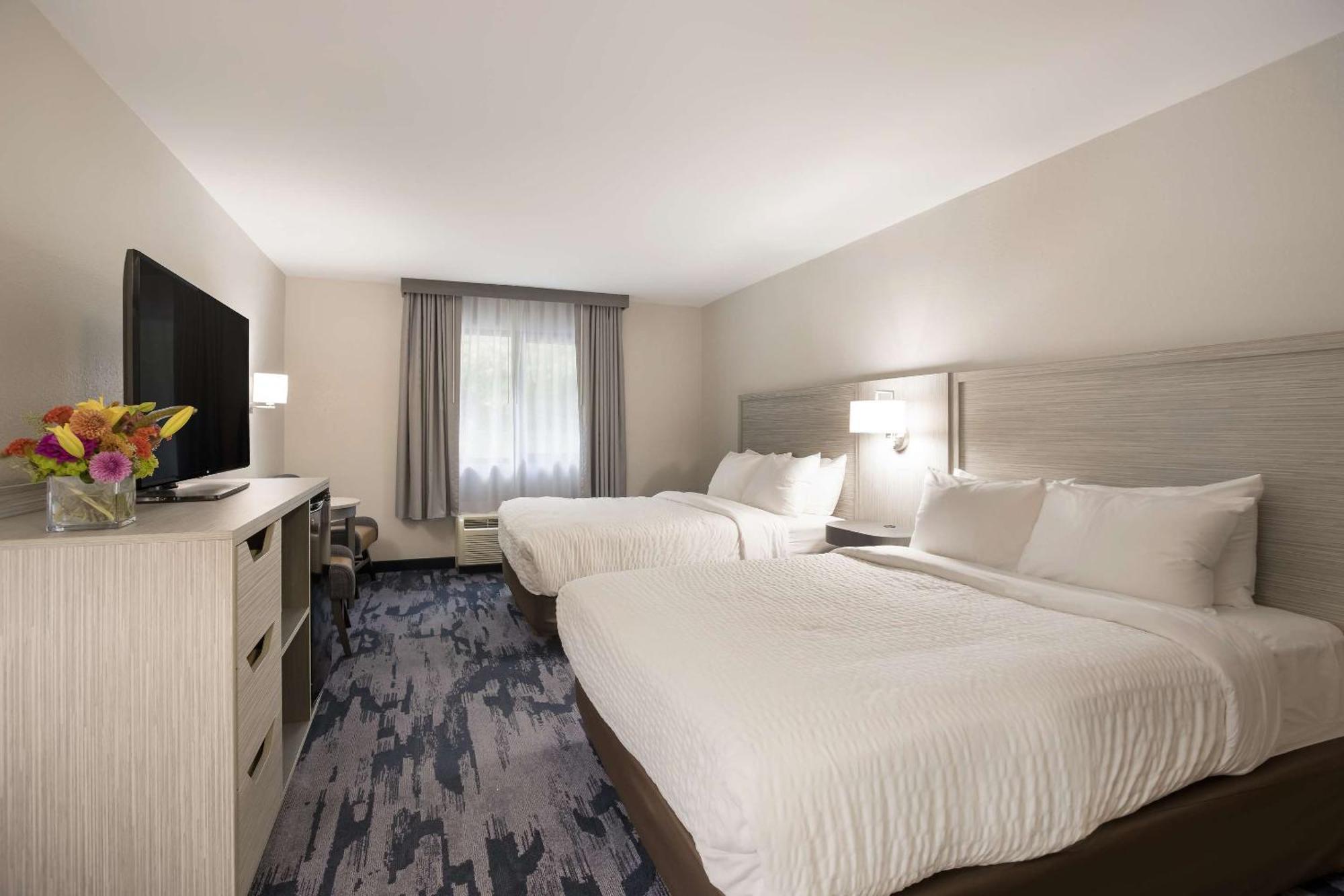 Hotel Clarion Pointe Sylva Near Cherokee Area 3*