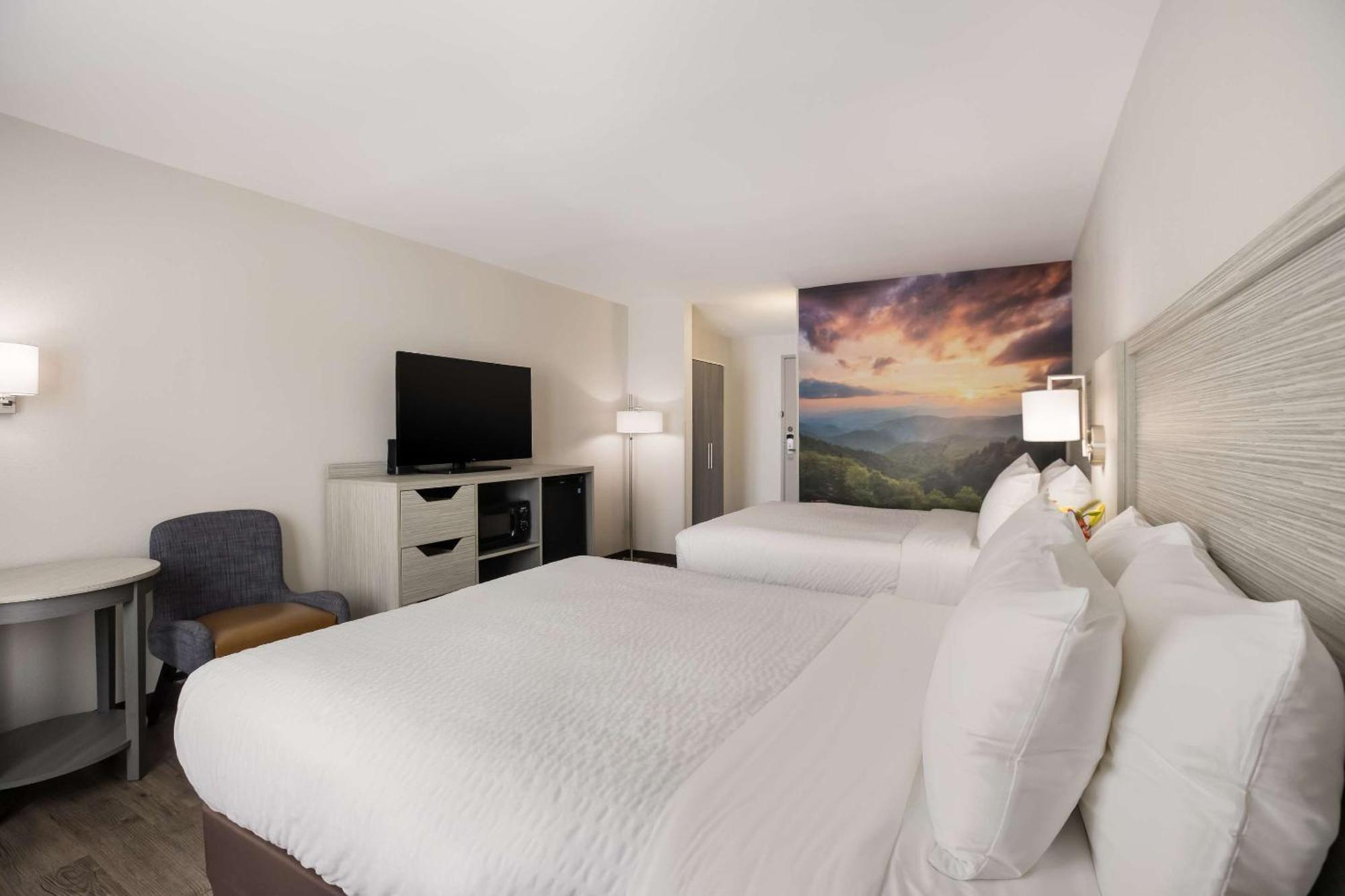 Hotel Clarion Pointe Sylva Near Cherokee Area 3*