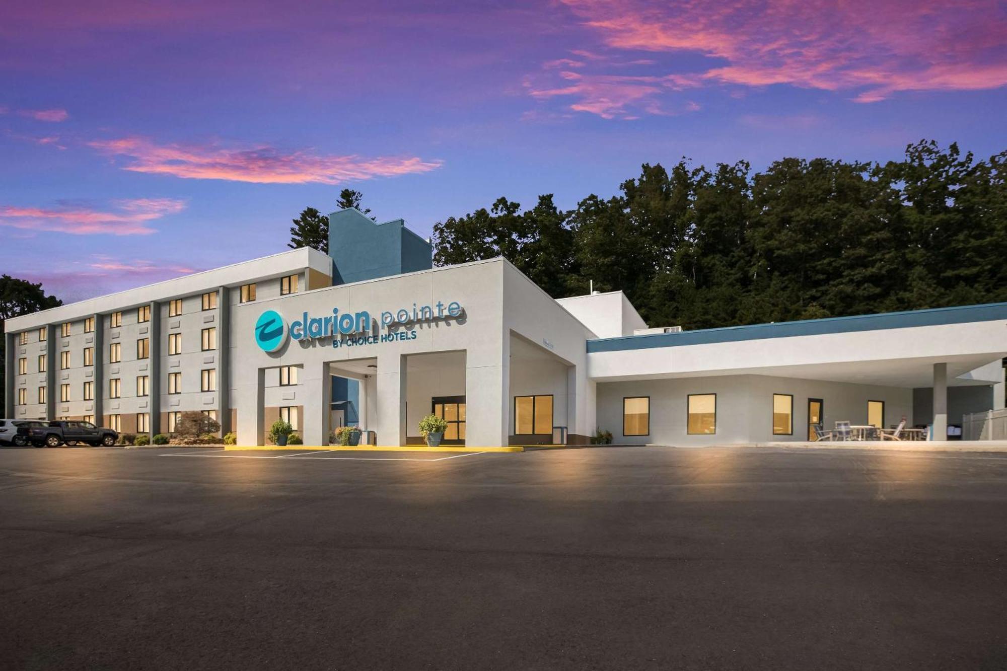 Hotel Clarion Pointe Sylva Near Cherokee Area Dillsboro