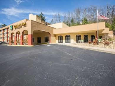 Clarion Pointe Sylva Near Cherokee Area Hotel Dillsboro